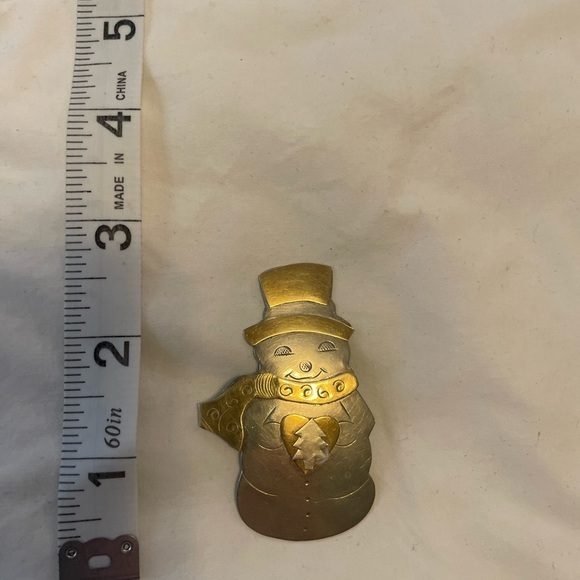 Silver and brass handcrafted Snowman pin. - Picture 5 of 5
